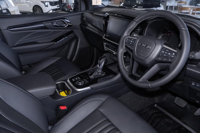 2025 Isuzu MU-X LS-T