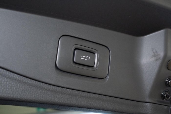 2025 Isuzu MU-X LS-T