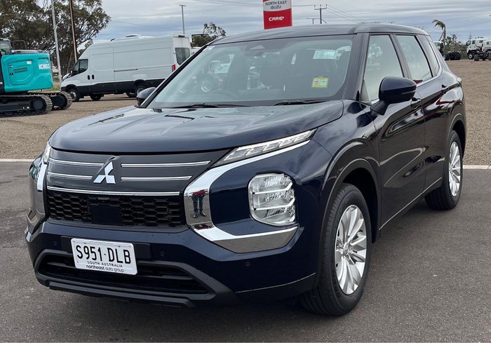 2026 Mitsubishi Outlander ES
