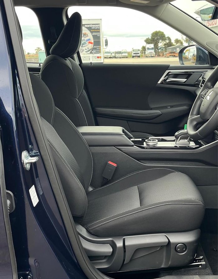 2026 Mitsubishi Outlander ES
