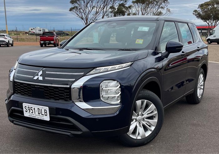 2026 Mitsubishi Outlander ES