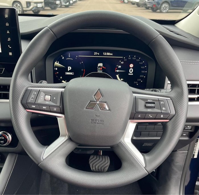 2026 Mitsubishi Outlander ES