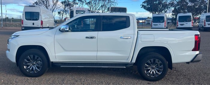 2025 Mitsubishi Triton GLS