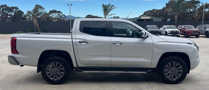 2025 Mitsubishi Triton GLS