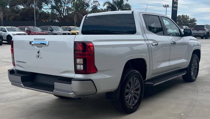 2025 Mitsubishi Triton GLS