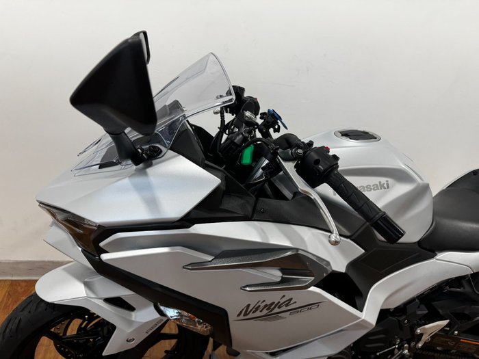 2024 Kawasaki NINJA 500 WHITE