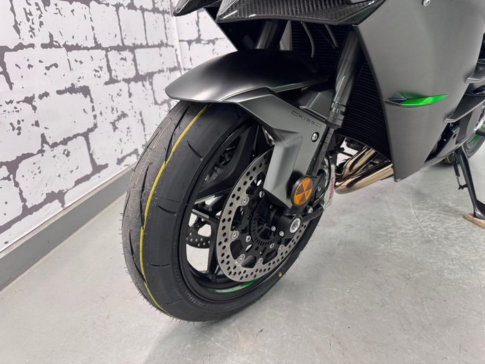 2025 Kawasaki Ninja H2 (ZX1002J) Ninja H2 Grey