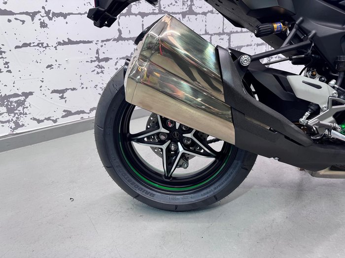 2025 Kawasaki Ninja H2 (ZX1002J) Ninja H2 Grey
