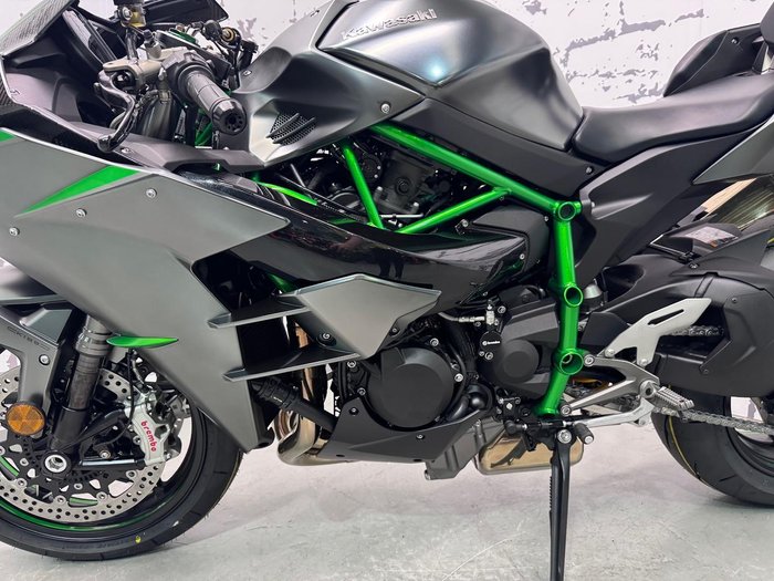 2025 Kawasaki Ninja H2 (ZX1002J) Ninja H2 Grey