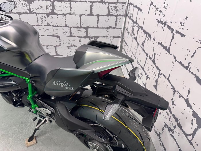 2025 Kawasaki Ninja H2 (ZX1002J) Ninja H2 Grey