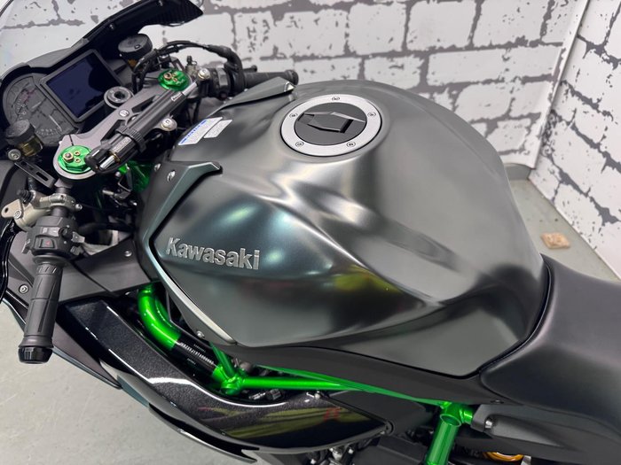 2025 Kawasaki Ninja H2 (ZX1002J) Ninja H2 Grey