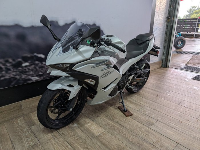 2025 Kawasaki NINJA 500 WHITE
