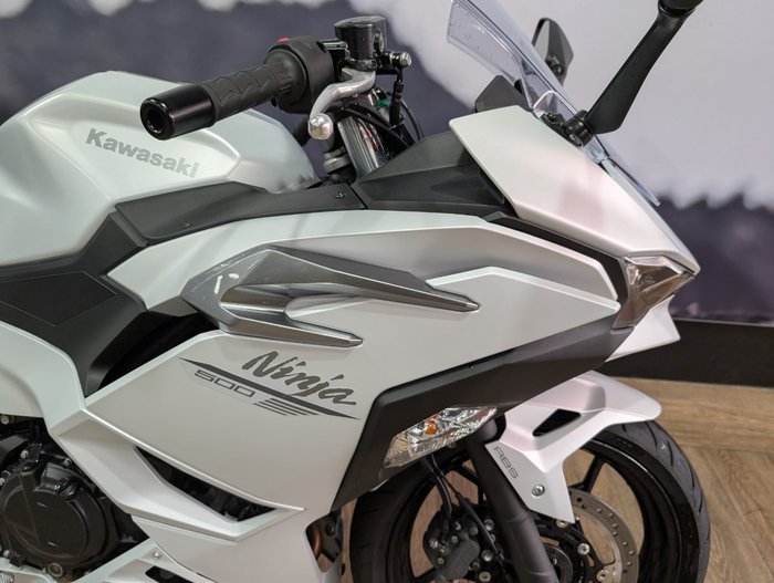 2025 Kawasaki NINJA 500 WHITE