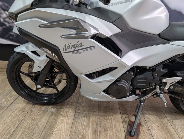 2025 Kawasaki NINJA 500 WHITE