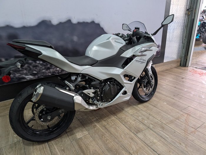 2025 Kawasaki NINJA 500 WHITE