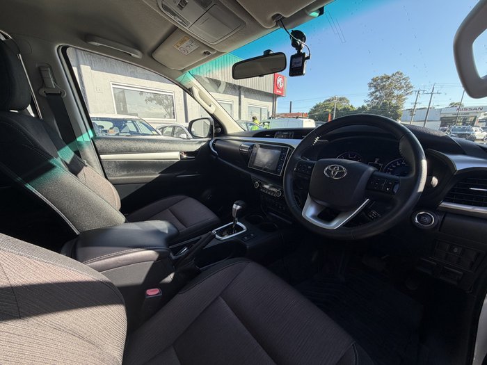 2017 Toyota Hilux SR5