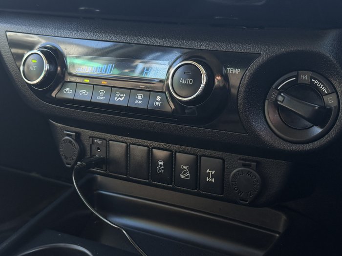 2017 Toyota Hilux SR5