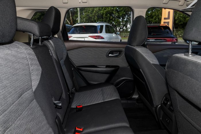 2024 Nissan X-TRAIL ST