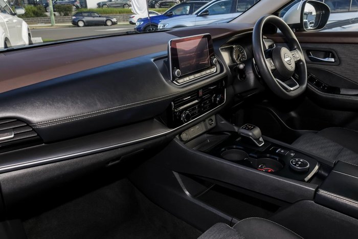 2024 Nissan X-TRAIL ST