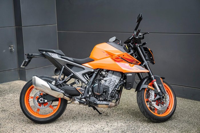 2024 KTM 990 Duke