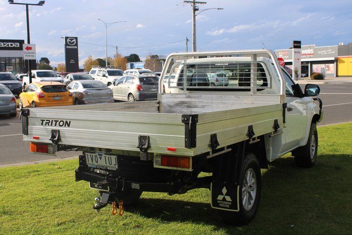 2021 Mitsubishi Triton GLX