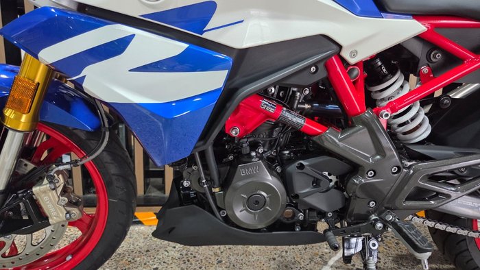 2026 BMW Motorrad G 310 R RACINGBLUE METALLIC