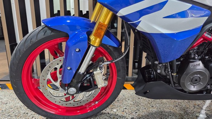 2026 BMW Motorrad G 310 R RACINGBLUE METALLIC