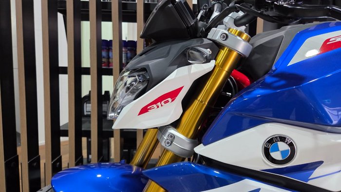 2026 BMW Motorrad G 310 R RACINGBLUE METALLIC