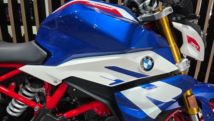 2026 BMW Motorrad G 310 R RACINGBLUE METALLIC