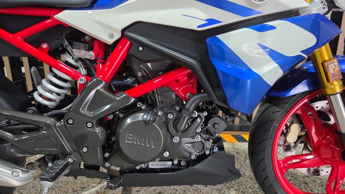 2026 BMW Motorrad G 310 R RACINGBLUE METALLIC