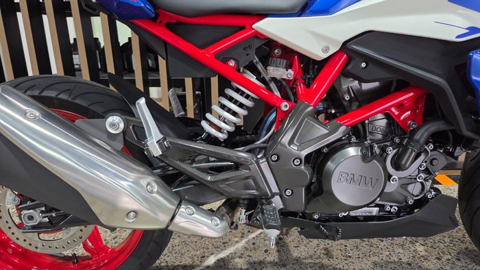 2026 BMW Motorrad G 310 R RACINGBLUE METALLIC