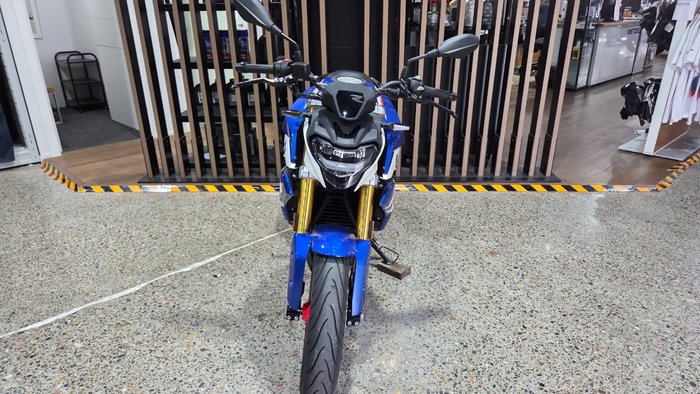 2026 BMW Motorrad G 310 R