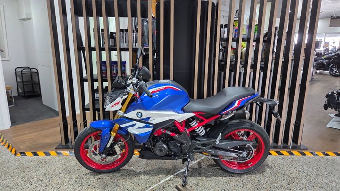 2026 BMW Motorrad G 310 R RACINGBLUE METALLIC