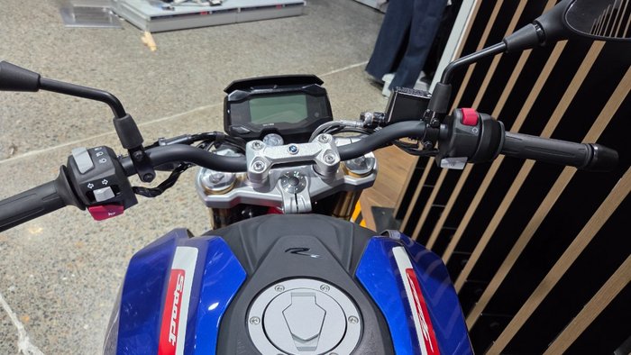 2026 BMW Motorrad G 310 R RACINGBLUE METALLIC