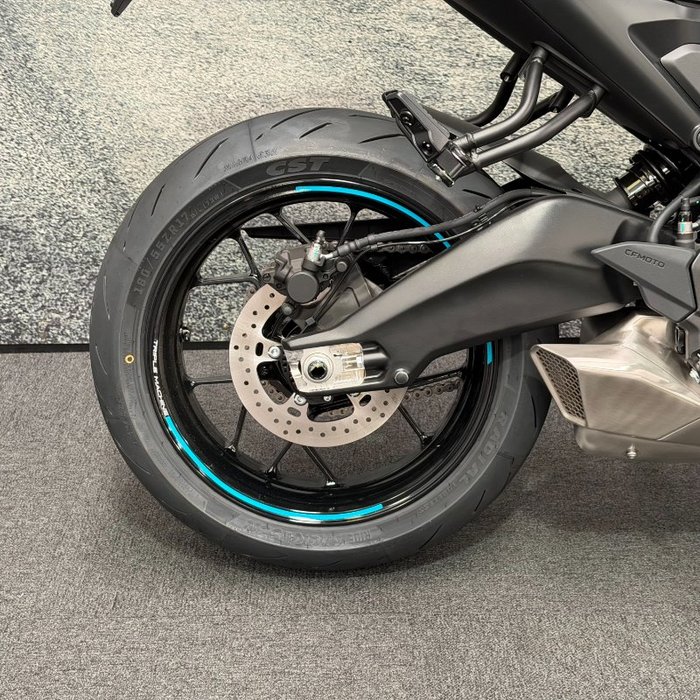 2025 CFMOTO 2025 CF Moto 650CC 675NK ABS Tundra Grey