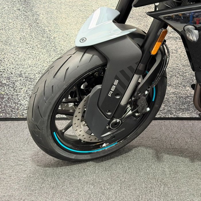 2025 CFMOTO 2025 CF Moto 650CC 675NK ABS Tundra Grey