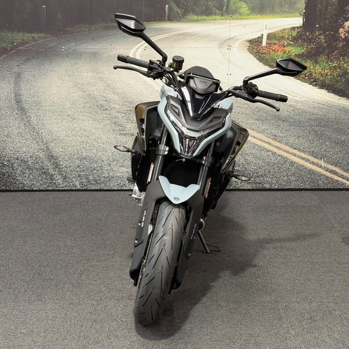 2025 CFMOTO 2025 CF Moto 650CC 675NK ABS Tundra Grey