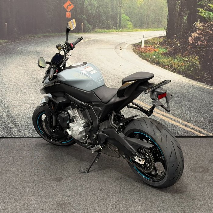 2025 CFMOTO 2025 CF Moto 650CC 675NK ABS Tundra Grey