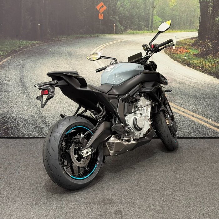 2025 CFMOTO 2025 CF Moto 650CC 675NK ABS Tundra Grey