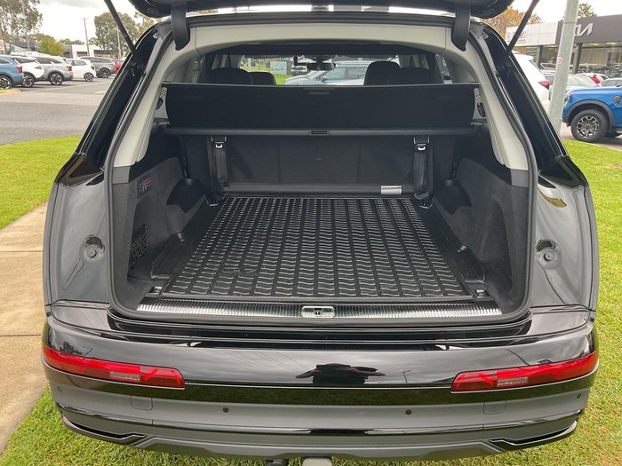2023 Audi Q7 45 TDI Dynamic Black