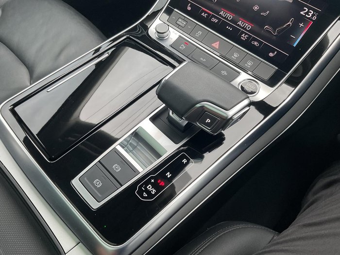 2023 Audi Q7 45 TDI Dynamic Black