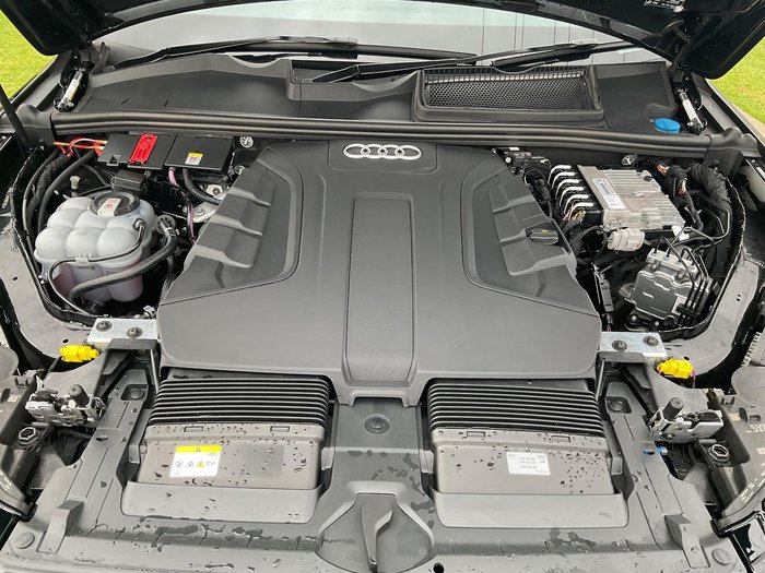 2023 Audi Q7 45 TDI Dynamic Black