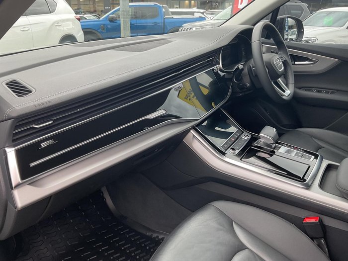 2023 Audi Q7 45 TDI Dynamic Black