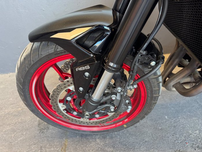 2024 Kawasaki Z900 (ZR900) RED