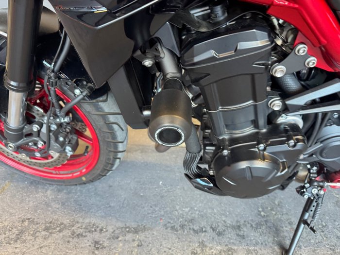 2024 Kawasaki Z900 (ZR900) RED