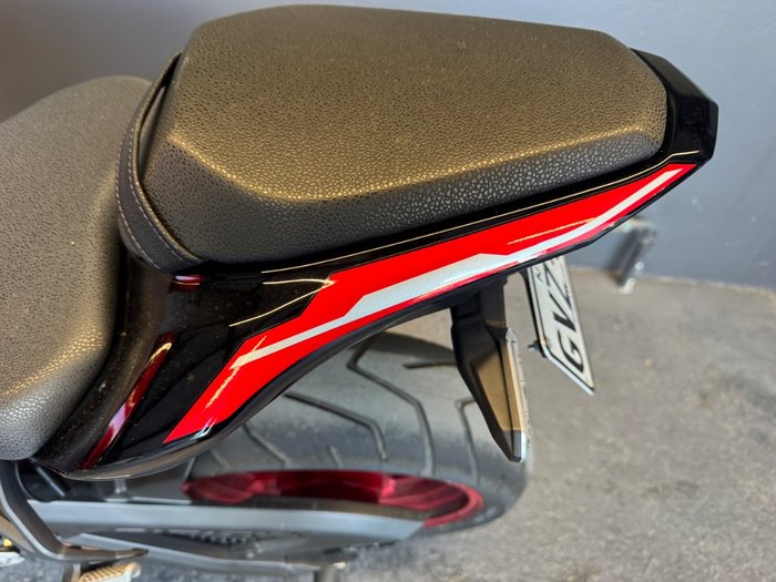 2024 Kawasaki Z900 (ZR900) RED