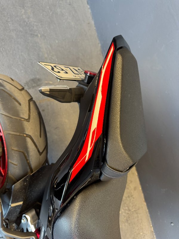 2024 Kawasaki Z900 (ZR900) RED