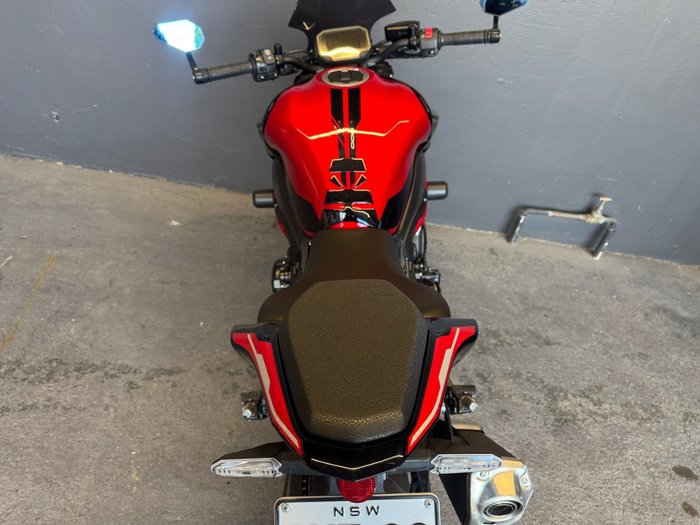 2024 Kawasaki Z900 (ZR900) RED
