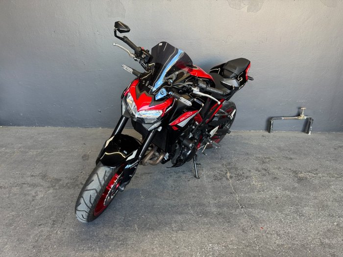 2024 Kawasaki Z900 (ZR900) RED