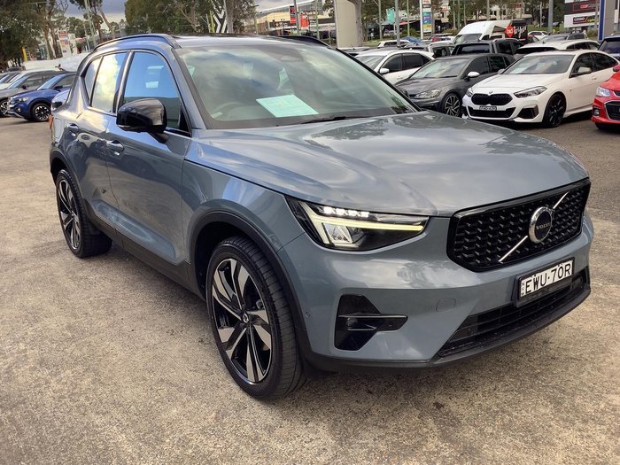 2022 Volvo XC40